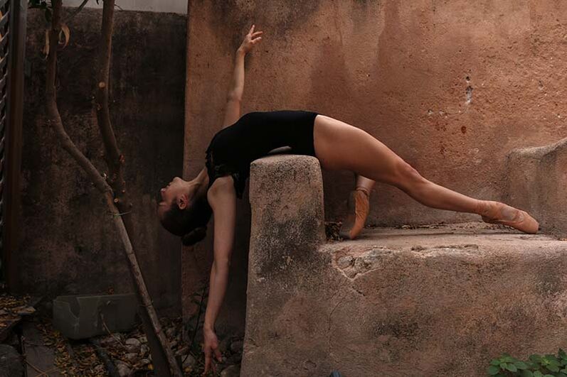 Le lezioni di yoga non risolvono solo problemi fisici ma anche psicologici.